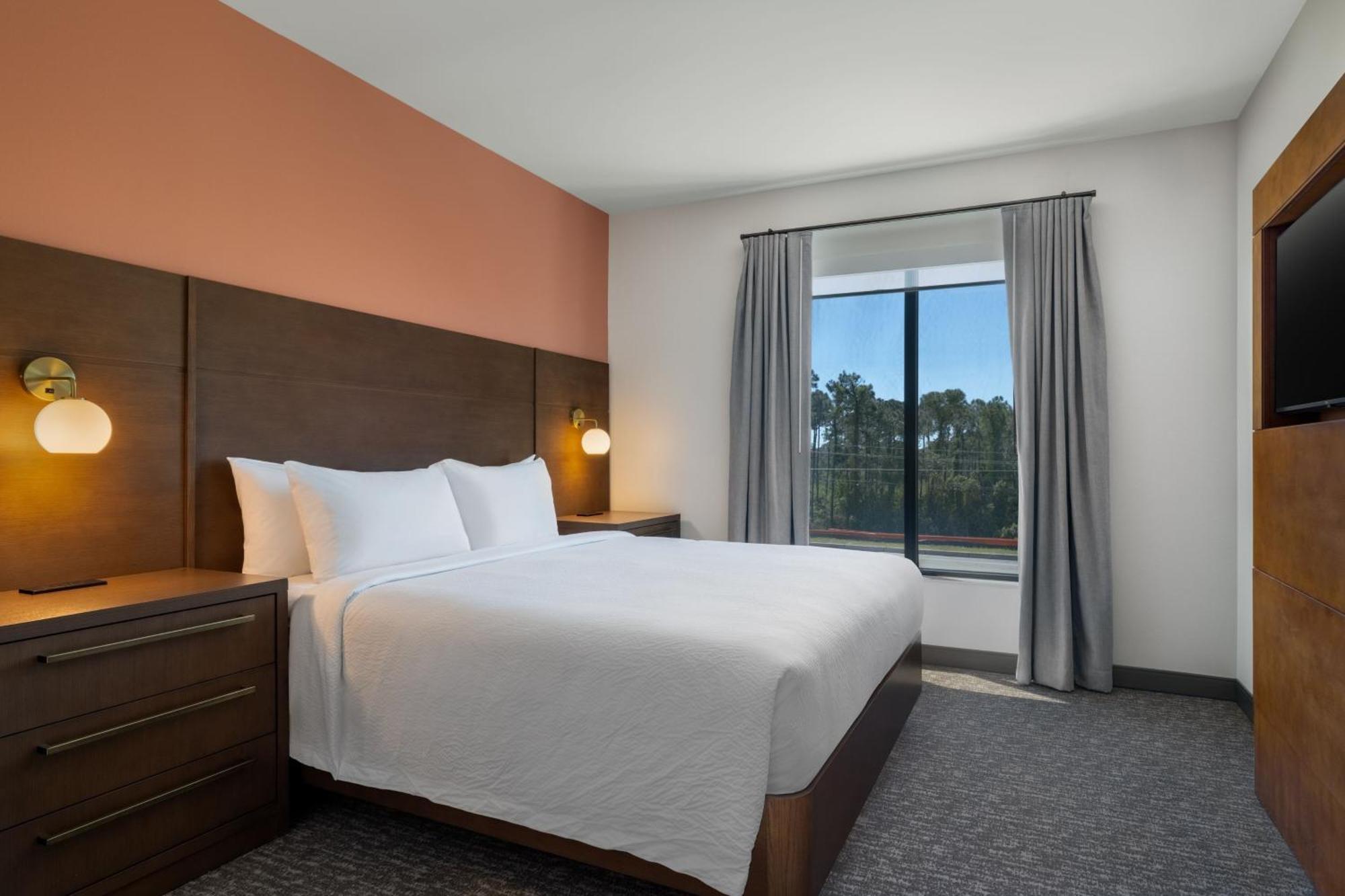Panama Pier Park Hotel *