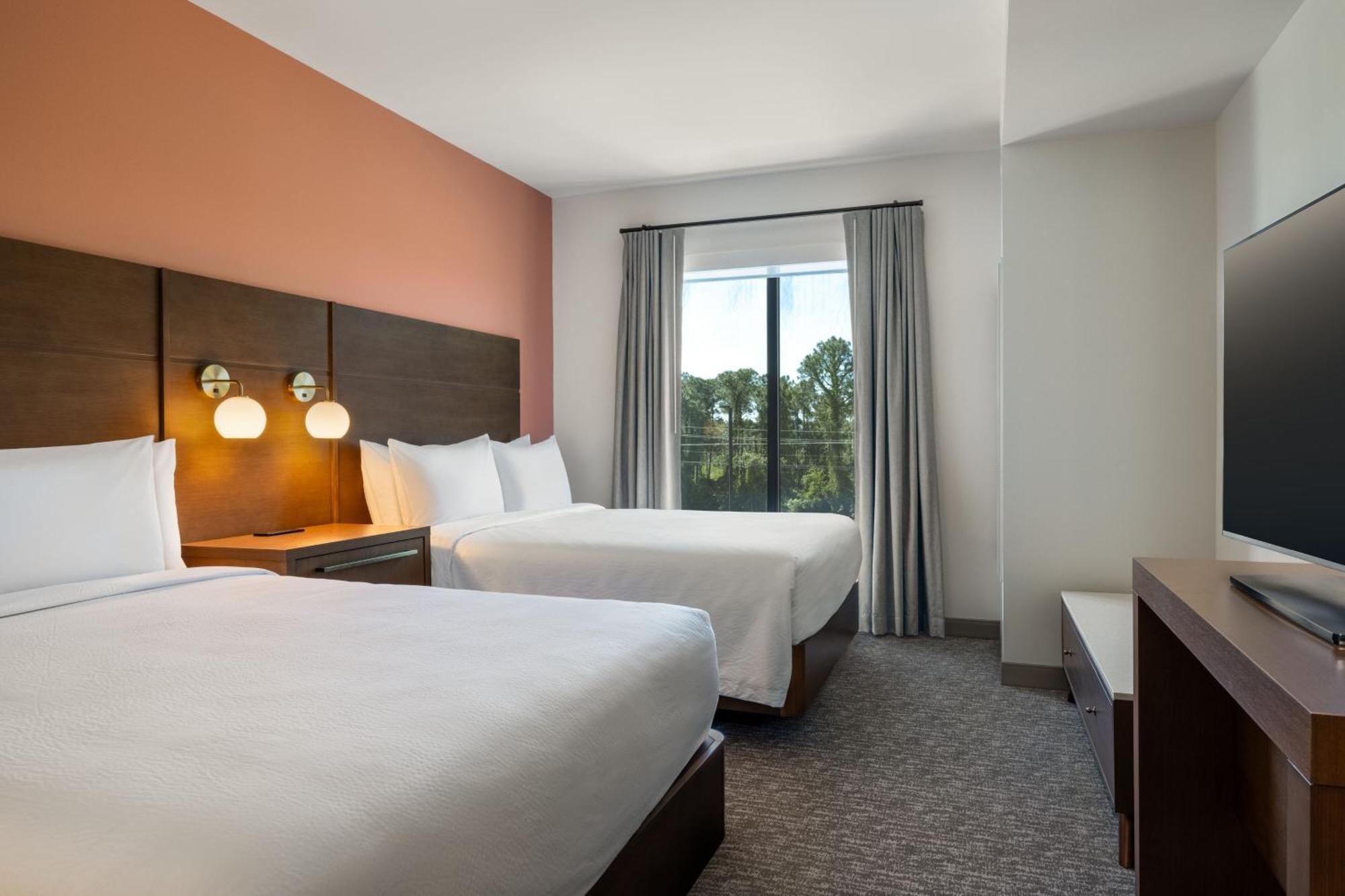 Panama Pier Park Hotel